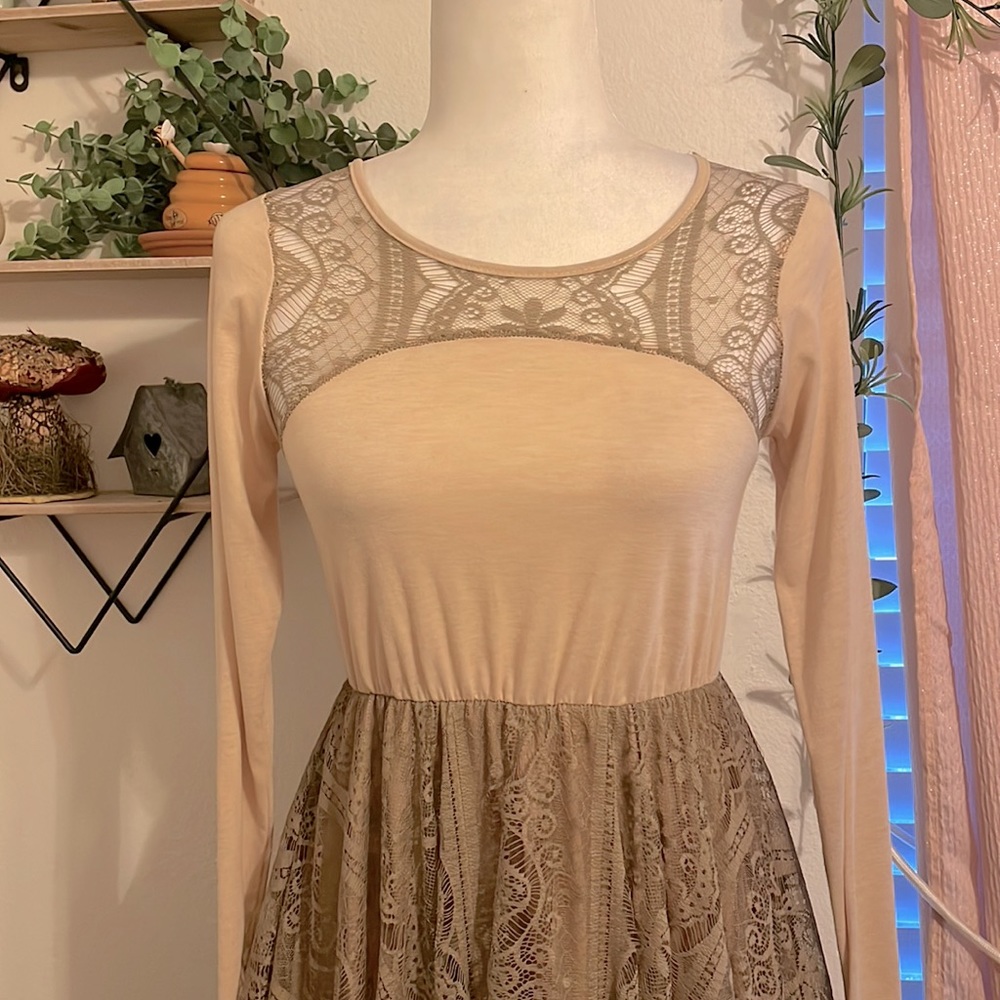 Ryu Beige and Olive Lace Handkerchief Hem Long Sleeve Dress - Picture 3 of 4